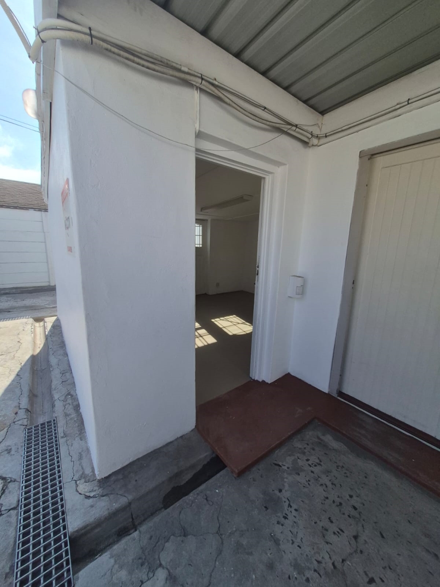 To Let Commercial Property for Rent in Claremont Western Cape